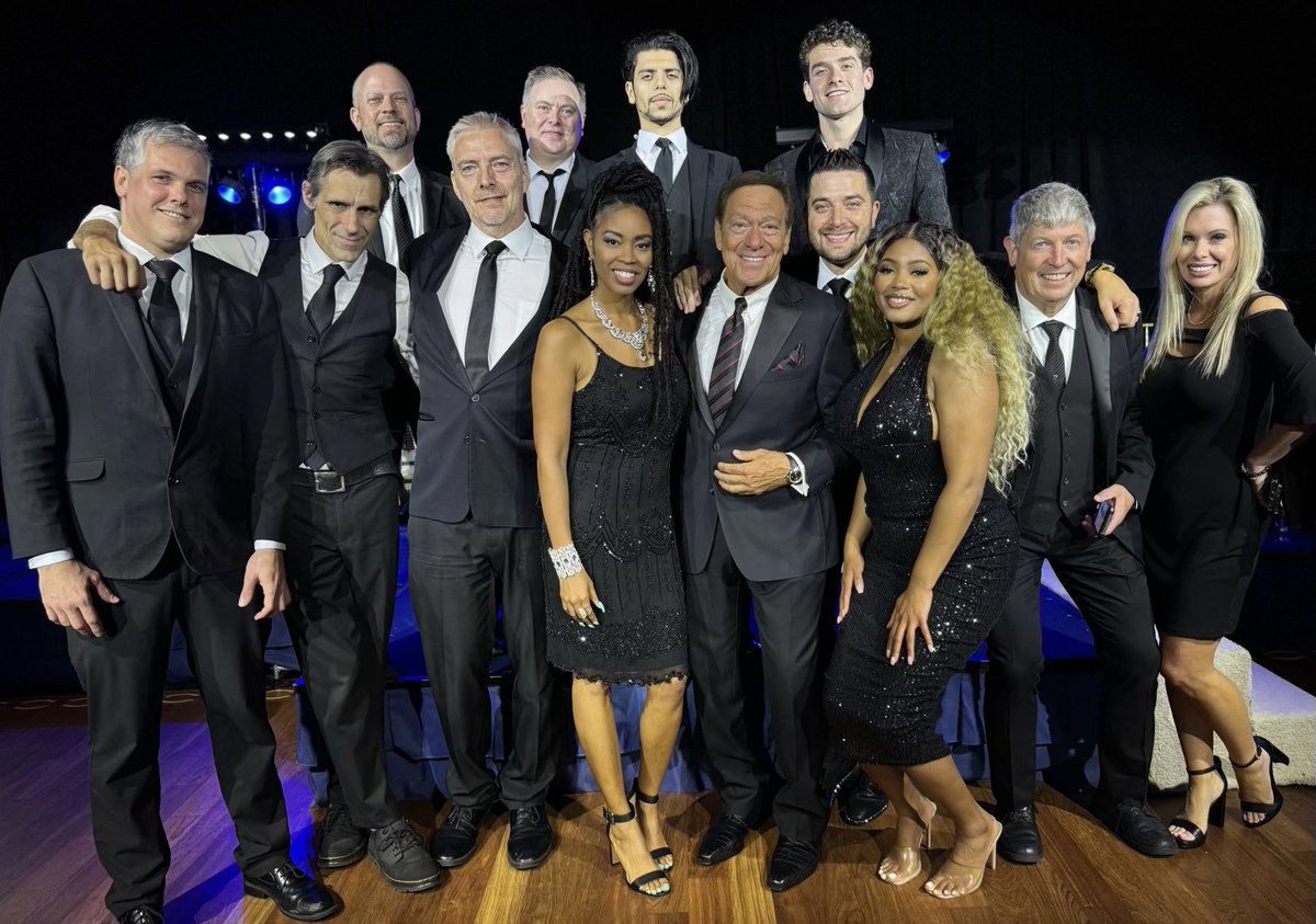 JrzyJoePiscopo's tweet image. Thanks to Andy Mathusek, Stacy McCormick, #MikeyP and this incredible band who ROCKED Jersey last night for #MrJoeBuckalew @atomicpearlmusic #Respect