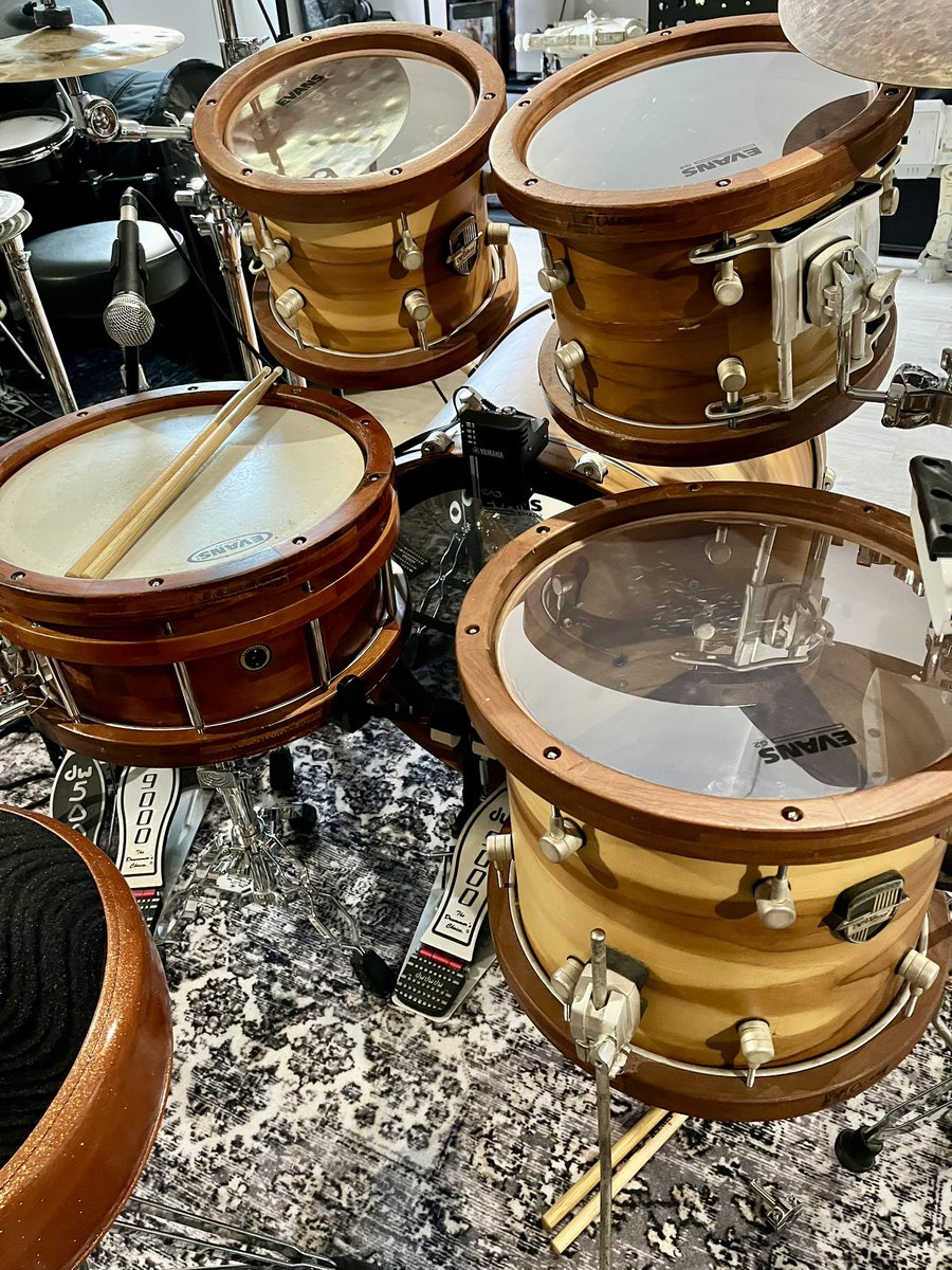 Thanks to Leigh at Cariad drums for refurbishing my Odery Custom kit. Top job, highly recommend his work!