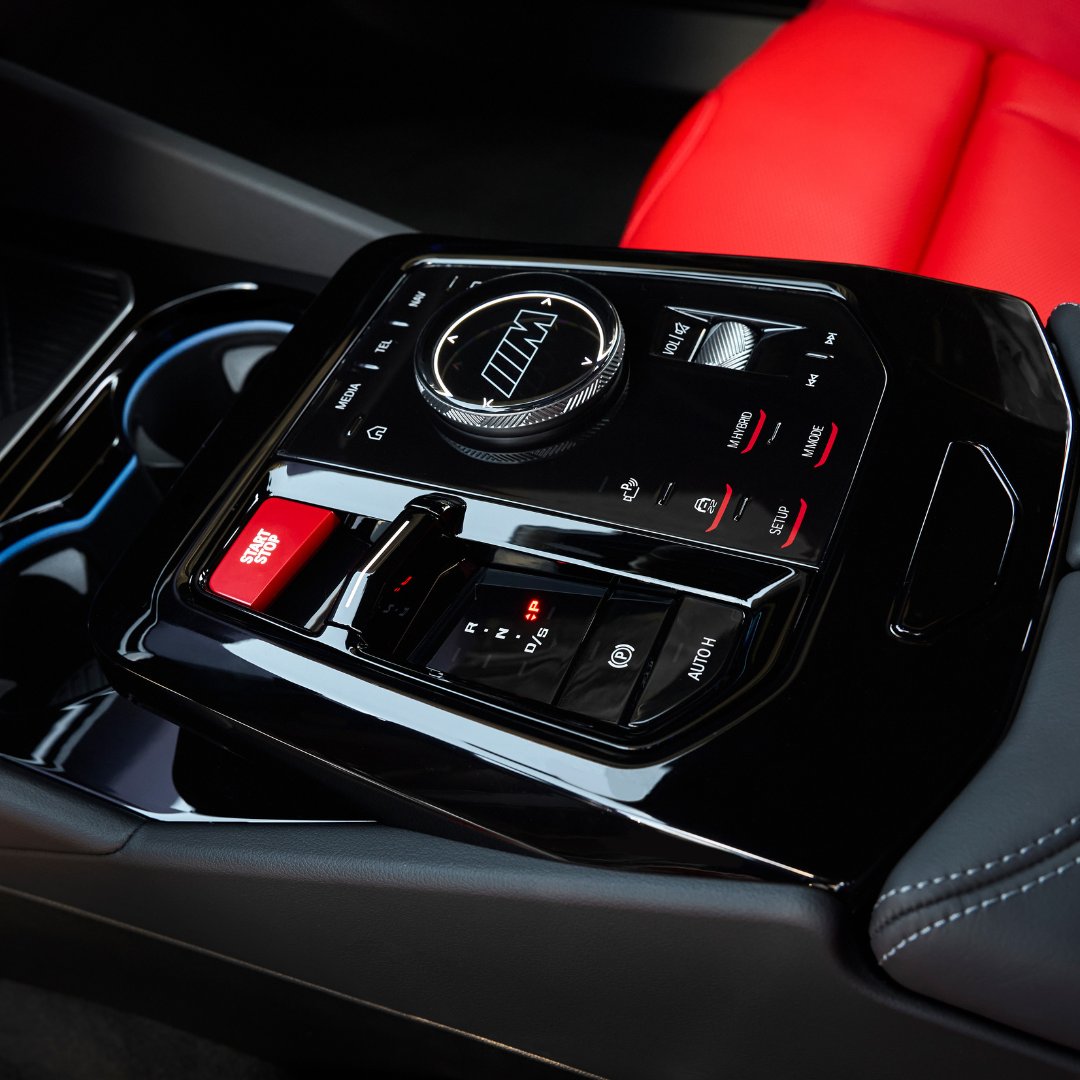 Meet the #BMWM5Touring.

With an M #HYBRID drive system boasting 727 hp, it rockets from 0-62 mph in just 3.6 seconds. Designed with practicality in mind, the M5 Touring offers a massive 1,630 liters of load-carrying capacity.

The #M5 sets you back £112,500 - would you buy it?