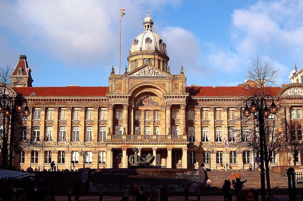 Unite is threatening industrial action in Birmingham following the announcement of a consultation on removing the Waste Recycling and Collection Officer role.

mrw.co.uk/news/strike-th…