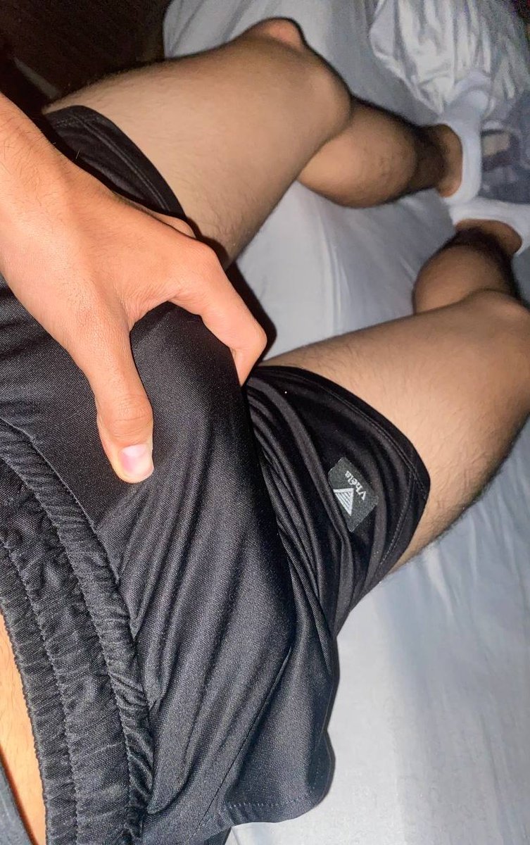 gra_241689's tweet photo. Buenos días gente madrugadora 🙈 y esto qué jajaja , ropita cómoda no?😜😳 Rt.. pues  #pereiraHot #cartagovalleHot https://t.co/oOGs1CVcRT