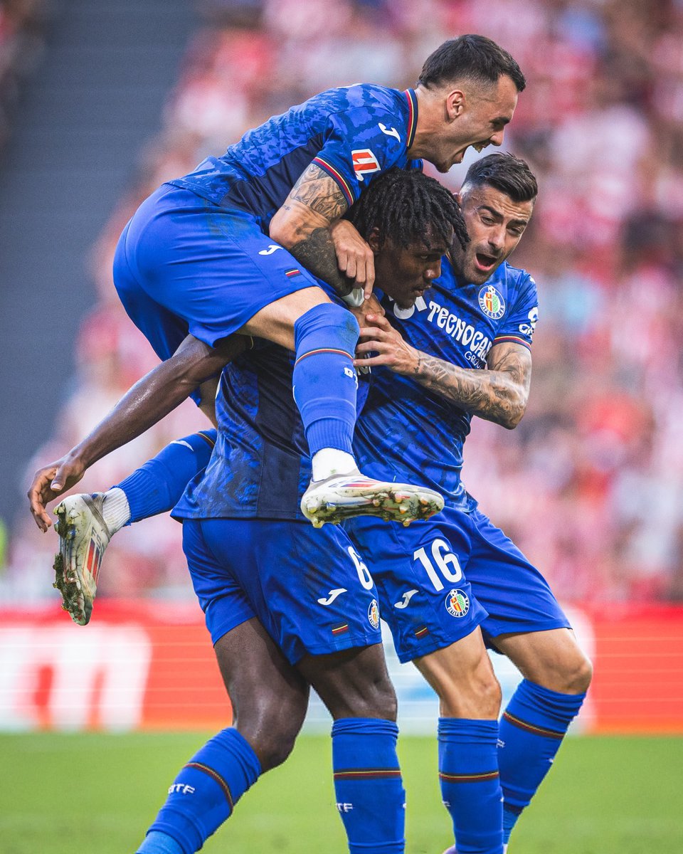 mis cojones son los suyos.

aquí se viene a mamar