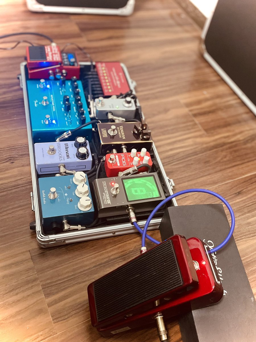 door000_18's tweet photo. 【何でも出来る到達点】
セッションは現実的ボードで!
#Peterson が絶対いいよ
中心は #VEMURAM #ButterMachine
#SunfishAudio TARAのクリーン〜クランチは自然かつベムラムと混ぜて非常に良き
#4000pre 思い出push
#エレハモ で彩り
#ギター #エフェクターボード
#Xotic #Maxson #Fender #BOSS https://t.co/fqjJ1cgQaH