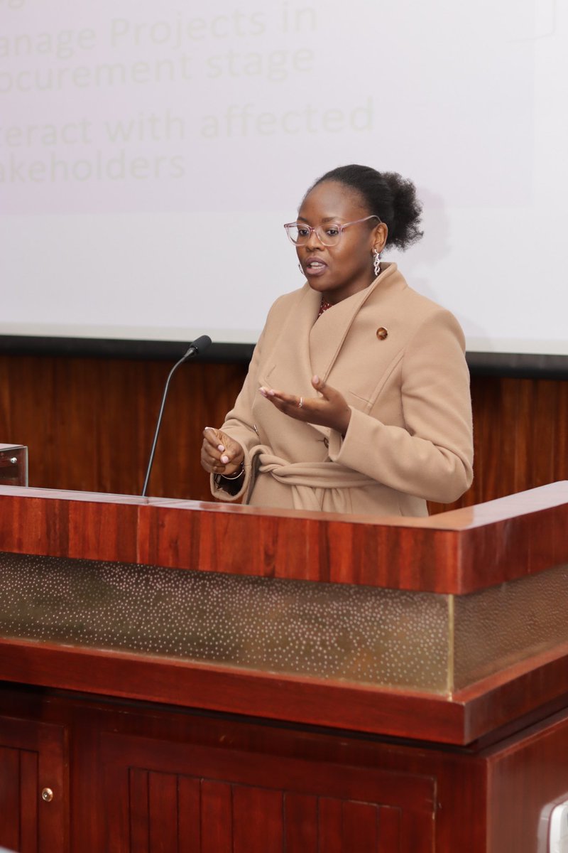 SANRAL_za's tweet image. Ms Nokuthula Mazibuko inspires @UFSweb students with her journey from the classroom to leading #SANRAL projects. Dream big, work hard, and build your path to success 

Watch our Livestream:  bit.ly/3WQyh7u

#EngineeringYourFuture
#BeyondRoads