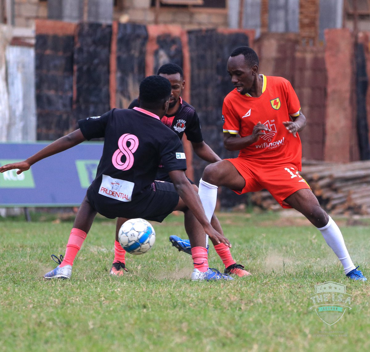 AgaKhanAlumni's tweet photo. 📸 | Supa Strykaz behind the lens on Match Day 8 against the Taibah Spartans.
#UpTheStrykaz⚡️ | #ISALeague | #LegendsKla | #WifiNow | #NialynCosmetics https://t.co/txzHx8XIyA