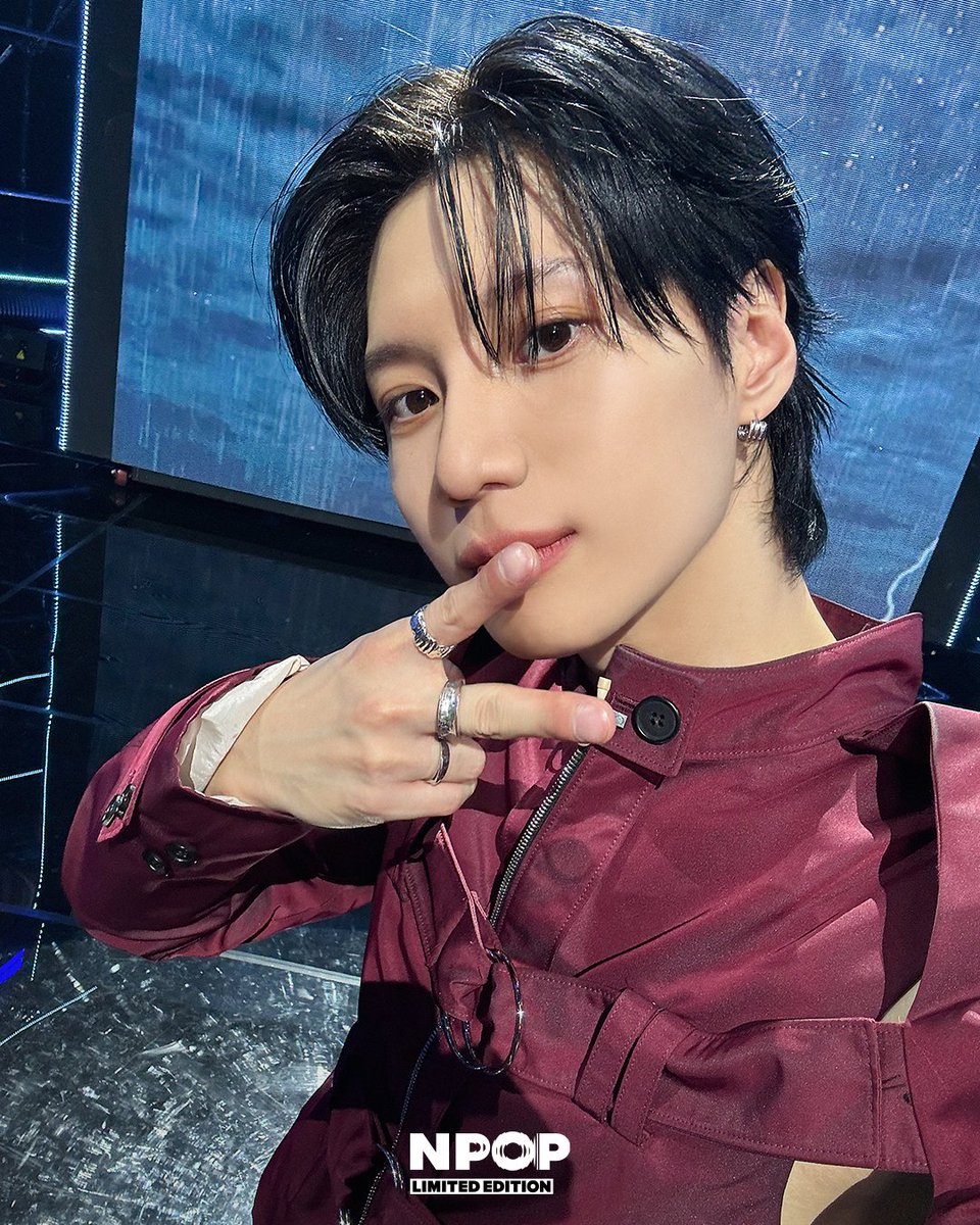 NPOP_OFFICIAL's tweet photo. 𝗡𝗣𝗢𝗣 𝗟𝗜𝗠𝗜𝗧𝗘𝗗 𝗘𝗗𝗜𝗧𝗜𝗢𝗡 - 𝗦𝗜𝗗𝗘 𝗔

탬자님 어렵게 모셨습니다🤴❣️
용안 도대체 무�� 일이죠?
아 놔봐요… 이태민이 먼저 꼬셨다고요🥹

태민만의 색으로 가득 채워져 있는 무대 최초 공개 D-2!
𝟴/𝟭𝟵(월) 𝟳𝗣𝗠 𝗡𝗔𝗩𝗘𝗥 에서 만나요✨
#TAEMIN #태민 #ETERNAL @TAEMIN_BPM https://t.co/RtUAMvGFv9