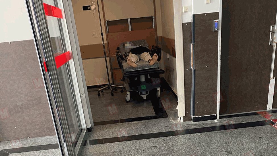 ConflictTR's tweet photo. #SONDAKİKA

🚨 Sakarya Eğitim ve Araştırma Hastanesi'nde Senegal uyruklu bir şahıs, cildinde kabarıkların bulunması sebebiyle Maymun Çiçeği şüphesiyle karantina altına alındı. 

(Medyabar) https://t.co/cXVzmEhSd5