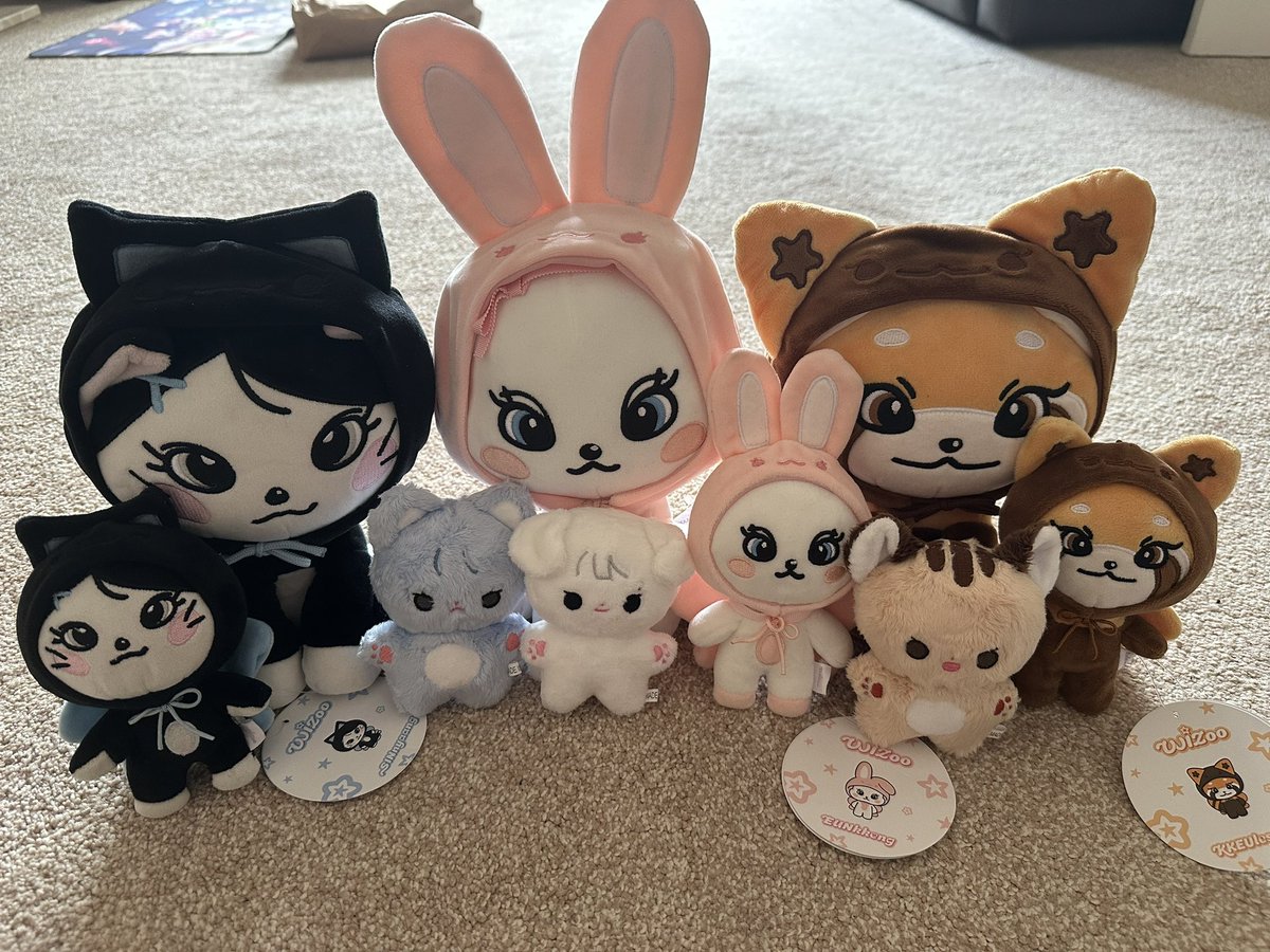 VIVIZ Wizoo plush family meets GFRIEND plush family!! Yuju puppy