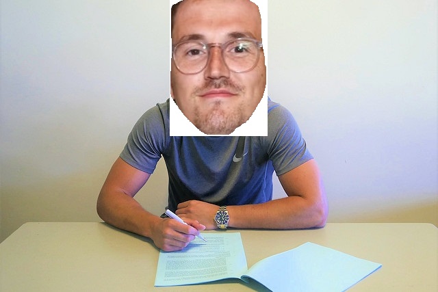 Have you signed the contract or is this a fake picture? <a href="/Syndicate/">Tom</a>