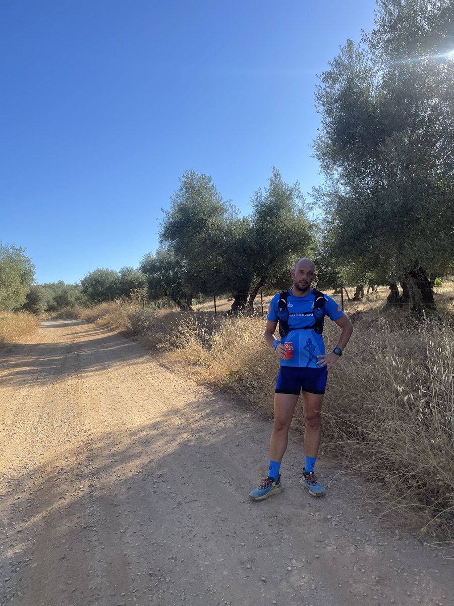 Entrenamiento matutino 
20 kms
1h 55 min
🚜🏃🐢
Las Navas paraiso natural.
Pensando en #turdetania a menos de dos meses pero no se me quita el dolor en el aductor 🤕🩼😥
#running