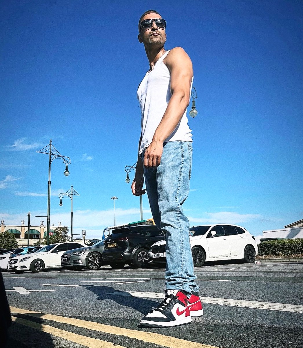 Kayasirshad's tweet photo. MANCHESTER - Thanks for having me 🤙🏼. Will be back soon 🎬🎥

Amazing few days up manny. Got lot done. Important meetings, Location hunting for my next film (The shadow in the house) which we will be filming in London also &amp; birmingham

See ya soon 🤙🏼

#Manchester #traffordCenter https://t.co/WnW3lWC05X