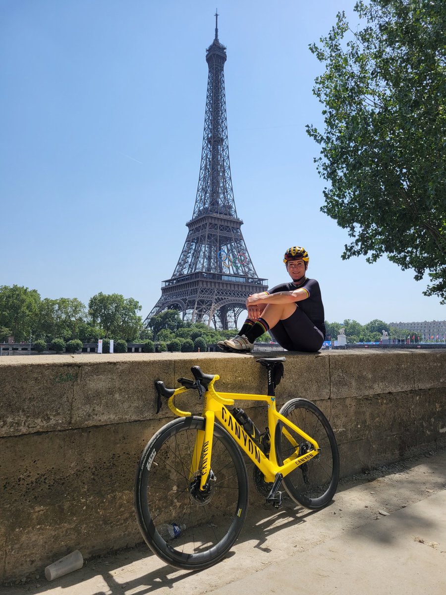 There are now two of those yellow <a href="/canyon_bikes/">Canyon Bicycles</a> beauties! 🤩
