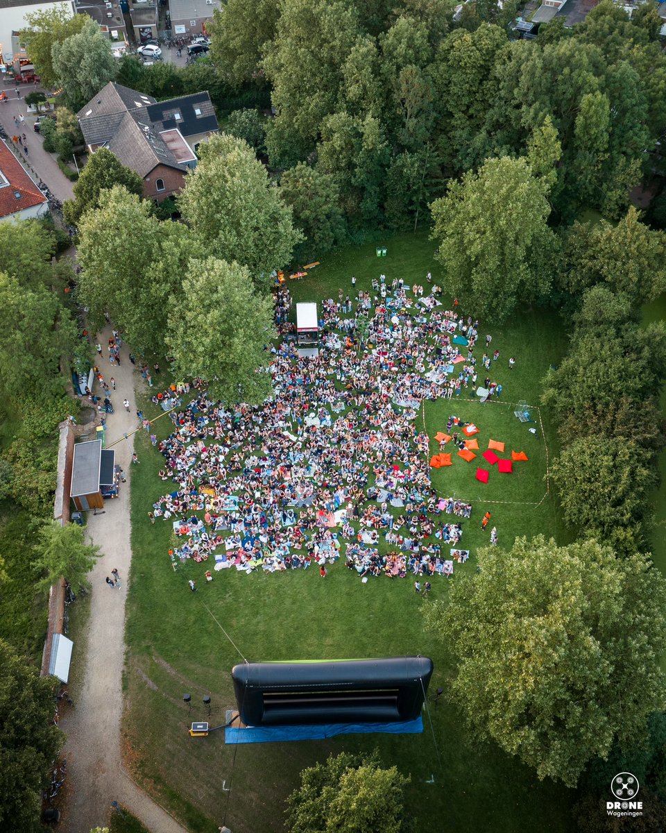 Lots of activities in Wageningen upcoming week! 🎭
Starting of the <a href="/aid/">Aid</a> today 🎓Montmartre aan de Rijn tomorrow (with <a href="/dronewageningen/">Dronewageningen</a>) and other activities @wageningsecultuurzomer? Outside
movie with@heerenstraat_theater, Dinner on the dyke and much more!☀️#wageningen