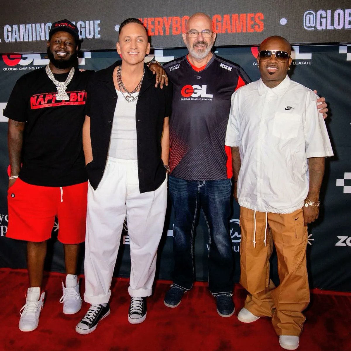Jeff Hoffman (@speakerjef) on Twitter photo Wow! Our first Iive event for the Global Gaming League! Here with <a href="/TPAIN/">T-Pain</a> <a href="/jermainedupri/">Jermaine Dupri</a> <a href="/ClintonSparks/">Mr. Get Familiar</a> <a href="/NickCannon/">Nick Cannon</a> <a href="/souljaboy/">Soulja Boy (Draco)</a> <a href="/BryceHall/">Bryce Hall</a> <a href="/HipHopGamer/">HOT97 | HipHopGamer | AMD | PLITCH | THE G.O.A.T.</a> and more!
It was a great night of fierce competition (and trash talk!) with a packed house full of insane energy Wow! Our first Iive event for the Global Gaming League! Here with <a href="/TPAIN/">T-Pain</a> <a href="/jermainedupri/">Jermaine Dupri</a> <a href="/ClintonSparks/">Mr. Get Familiar</a> <a href="/NickCannon/">Nick Cannon</a> <a href="/souljaboy/">Soulja Boy (Draco)</a> <a href="/BryceHall/">Bryce Hall</a> <a href="/HipHopGamer/">HOT97 | HipHopGamer | AMD | PLITCH | THE G.O.A.T.</a> and more!
It was a great night of fierce competition (and trash talk!) with a packed house full of insane energy