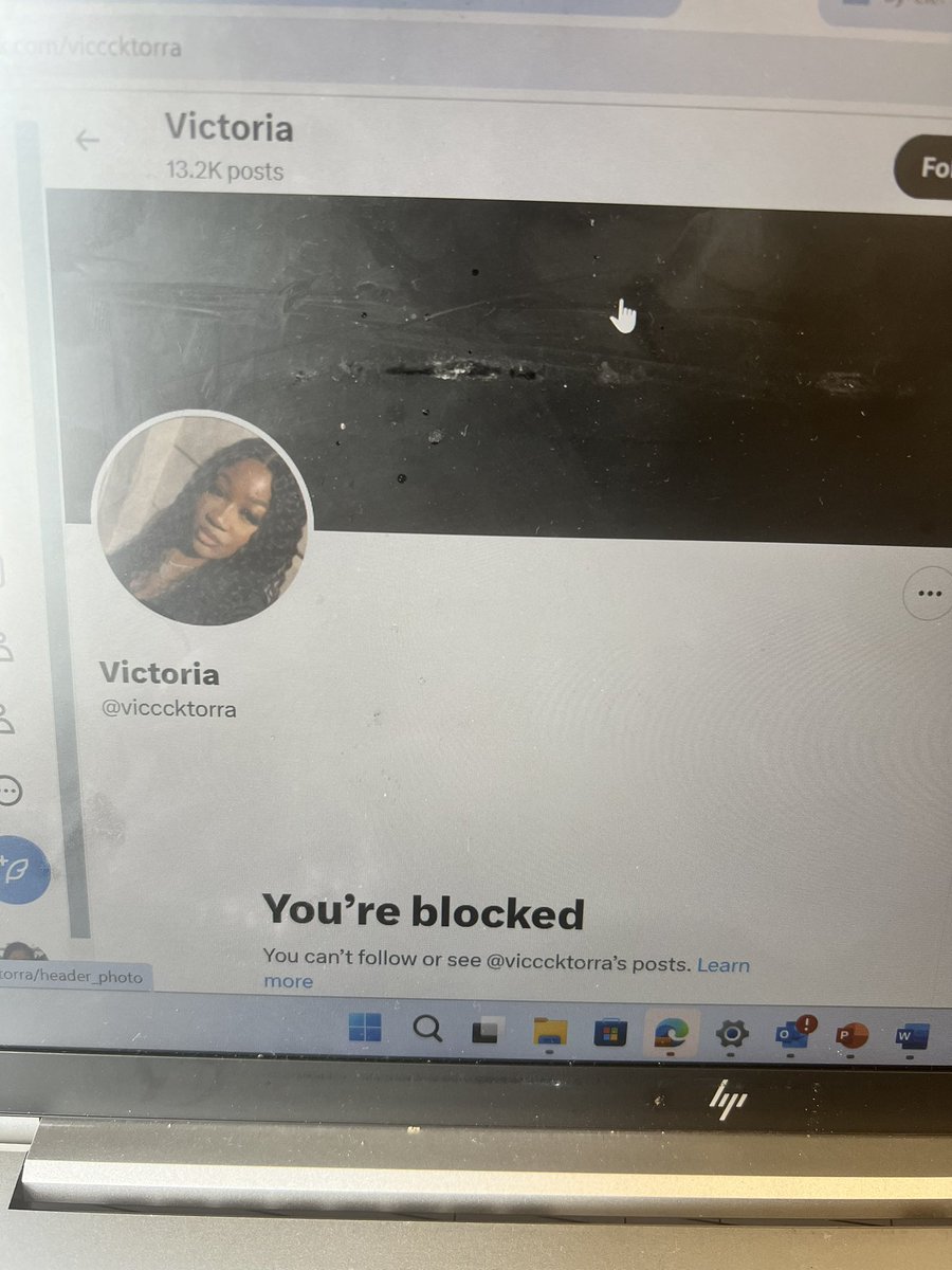 OrnellaTweets's tweet photo. @zoellaldn someone is using your picture to run a scam page on twitter. https://t.co/tGw5igX4fa