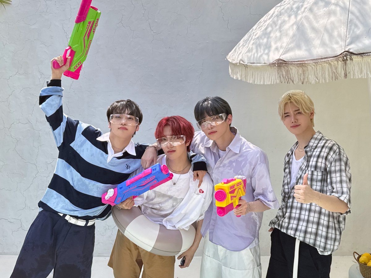 [📸]
정모 &amp; 원진 &amp; 민희 &amp; 형준 'What Makes You Beautiful' Cover
⠀
러비티는 어느 누구보다도 
우리의 세상을 환하게 밝혀줘💖
⠀
#CRAVITY #크래비티
#정모 #원진 #민희 #형준
#C_Plus