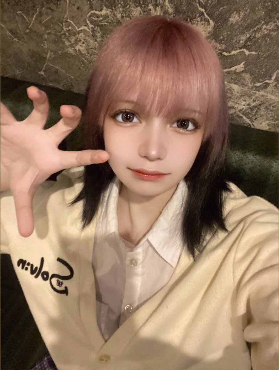 Solvin2024's tweet photo. 8/16出勤予定表✨
20時~オープンです❕
🩵ヨヌ@co_coa_s2
🩵りんか@______r61
でお待ちしてます🙇🏻♀️✨
#solvin #コンカフェ https://t.co/SlJZIyqrxC