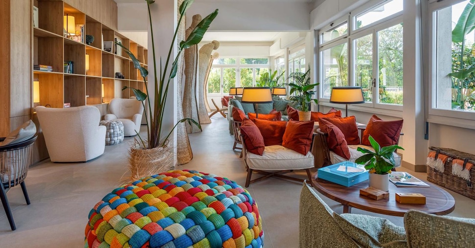 ArchitettoClub's tweet photo. La Serena, casa-hotel con collezione d’arte: L’hotel, a Forte del Marmi e di proprietà di Invest Bridge Capital, si propone di ospitare artisti “in house”, dando loro la possibilità di creare opere in loco https://t.co/Y5dd7pQo4c https://t.co/NkyHlU75zJ