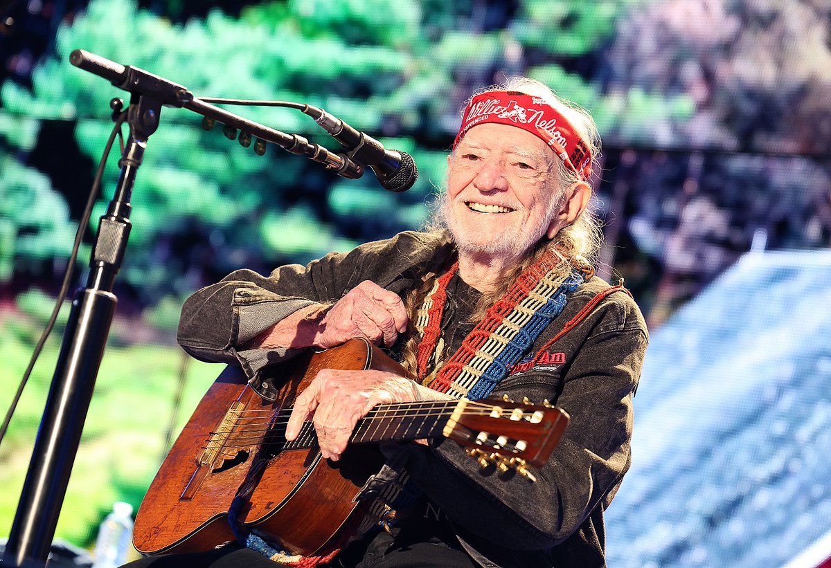 RollingStoneFra's tweet photo. Willie Nelson vient d’annoncer son 76e album studio, Last Leaf on the Tree, avec la sortie d’un premier single : une reprise de « Last Leaf » de Tom Waits : https://t.co/2YMQOTGoxq
#willienelson #lastleaf #tomwaits https://t.co/vpUivQmkIt