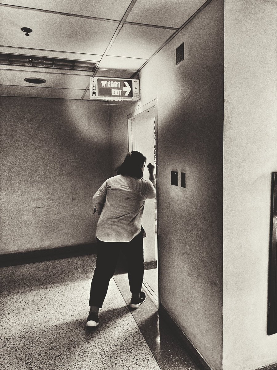 alic3nn's tweet photo. ทางออกอยู่นี่ น้องเบนอยู่ไหน วิ่งวนอยู่ในเขาวงกตอยู่รึเปล่า รีบตามมาเร้ววววว อยู่นานเกินไป เดี๋ยวจะไม่ได้ออกนะ 😥
#ExitChallenge
#Exitปิดเกมล่า https://t.co/Fa23fchsup