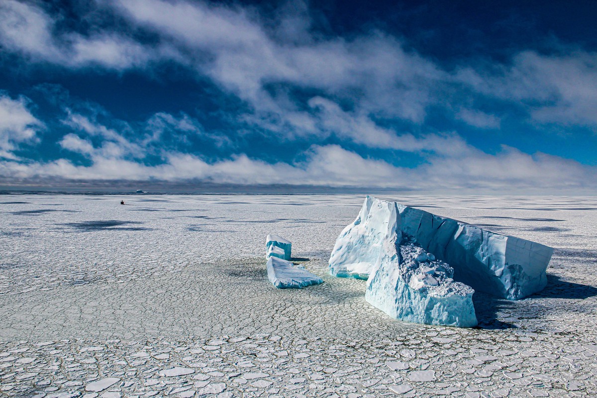 WMO's tweet photo. #Antarctic sea ice in July was 2nd lowest on record for July. 

Photo from Gonzalo Bertolotto (Chile) from Mar de Bellingshausen shows the beauty of Antarctica which is so vital for our planet.

ENTER YOUR PHOTO in WMO calendar competition. 

https://t.co/feOAwHnf62   

📷📸 https://t.co/gCnMOG11a3