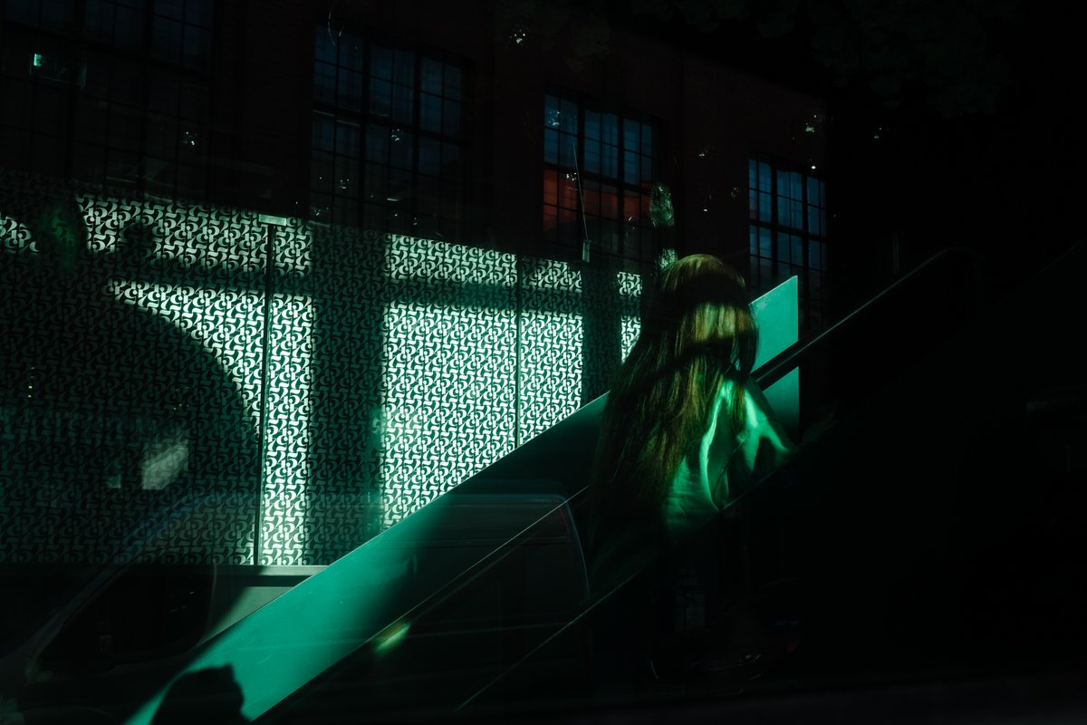 kenjrutherford's tweet photo. Green Lady. Liverpool, UK

Candid moments from the streets of Liverpool

#streetphotography #streetphoto #streetphotographer
#urbanphotography #photography https://t.co/lQoVgpl7F3