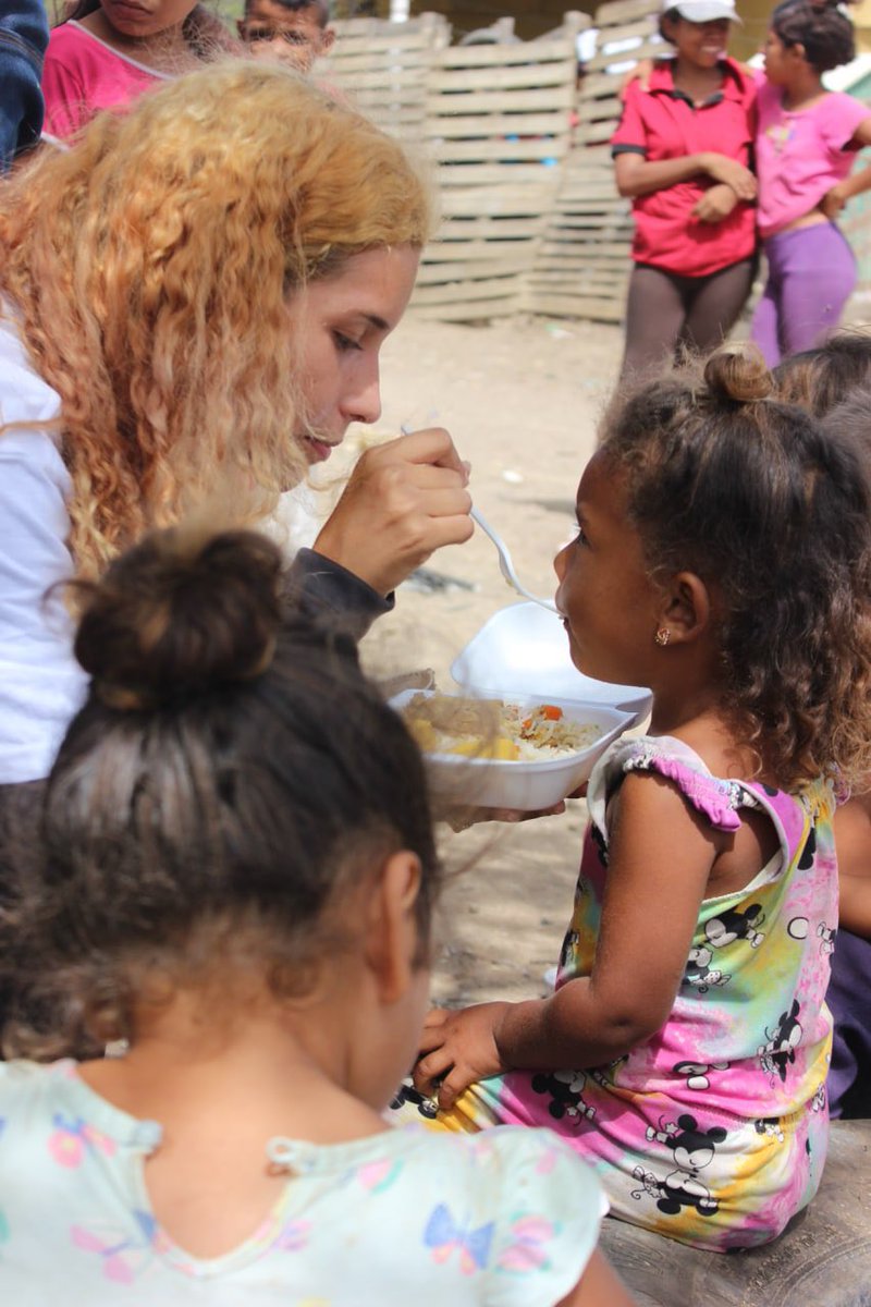 Generacion_ve's tweet photo. La solidaridad no depende de lo mucho o
Poco! 
Depende de un corazón agradecido dispuesto a servir ❤️

De la mano de Dios siempre 🙌🏻

💛Haciendo el Cambio desde el 2021💙 https://t.co/hjBIExHhhL
