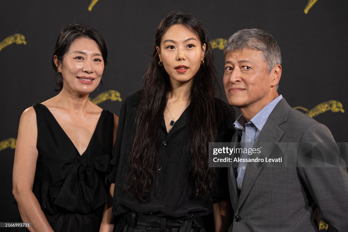 KimMinheeArchiv's tweet photo. Cho Yun-hee, Kim Min-hee and Kwon Hae-hyo during a photocall for her newest film “By The Stream” (수유천)! at the 77th Locarno Film Festival! ♡

#김민희 #KimMinhee #Locarno77 https://t.co/N00YyI18pX