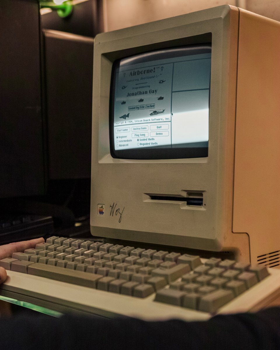 MacPaw's tweet photo. Take a glimpse into Apple's timeless design at #MacPawMuseum
Photo credit: Semeon Hrozian (@ijeunes)