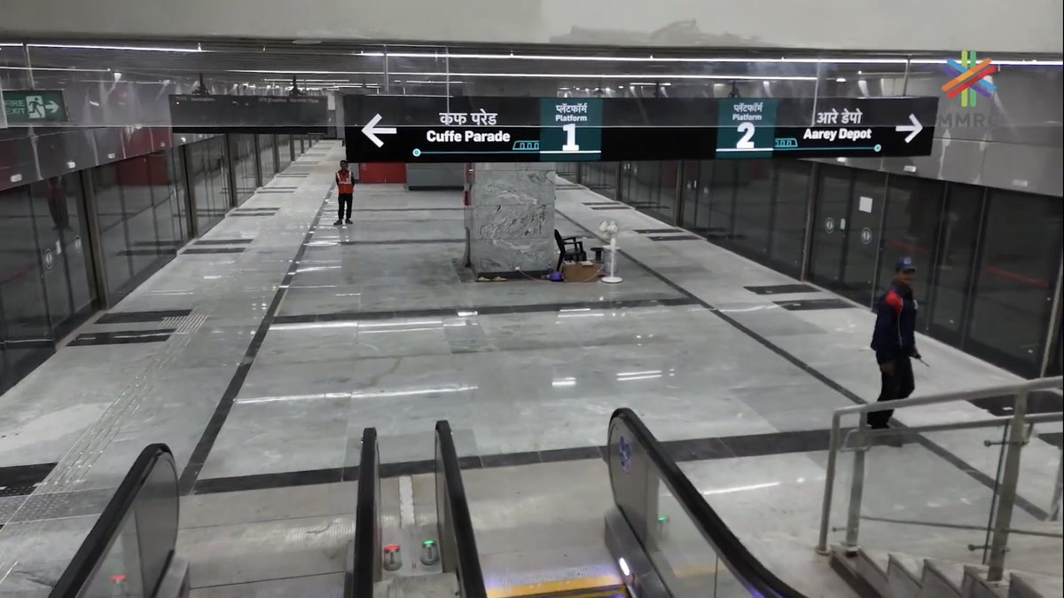 IndianTechGuide's tweet photo. Mumbai metro line 3 underground stations.👌 https://t.co/wz2JEGqefO