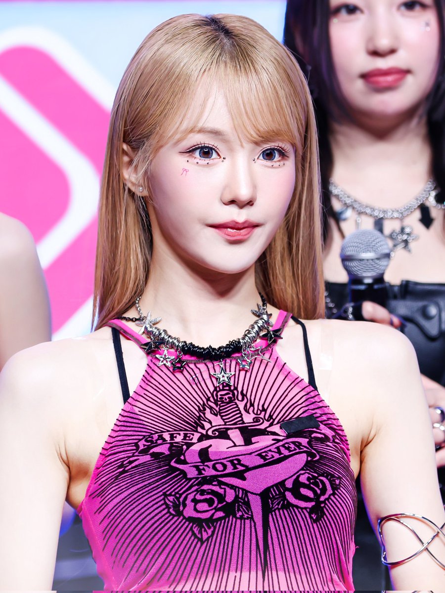 MBC Show Champion BEHIND

#wooah #우아 #나나 #Nana #wooahnana #unframed <a href="/WOOAH_HM/">WOOAH 우아</a>