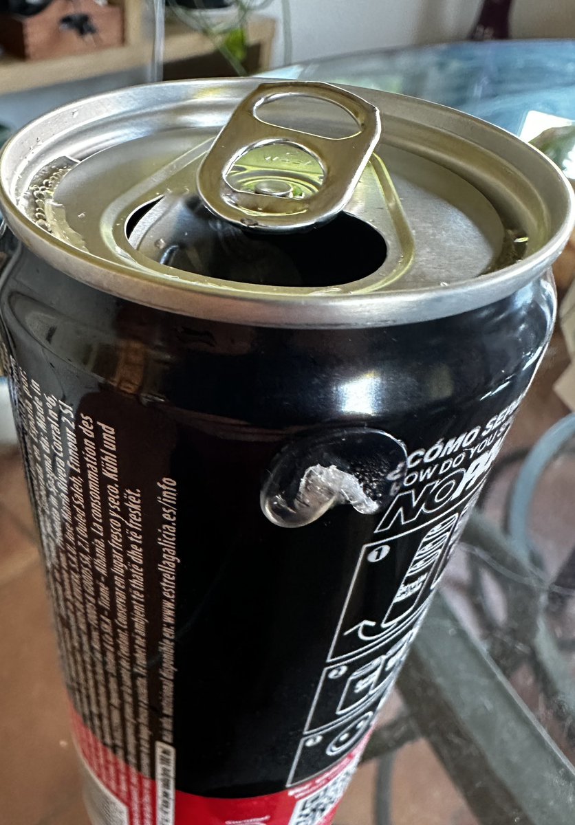 NanoEspinar's tweet photo. Grazas @estrellagalicia por situar o asqueroso pegamento en ubicación tan adecuada. https://t.co/i0tE6vVyZH