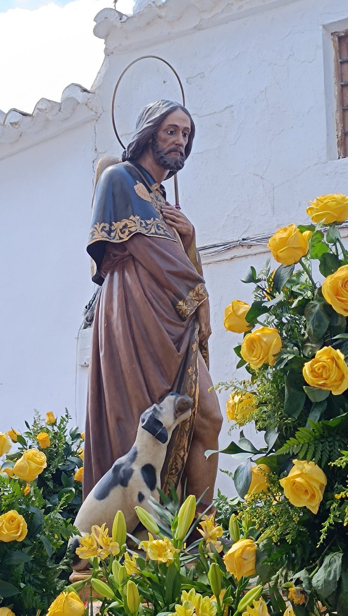 Suena "Hosanna, Jesús de la Humildad" (Sergio Infante), dedicada a la Borriquita de Sorbas, tras la imagen de nuestro patrón San Roque. 

#SoñandoMúsica