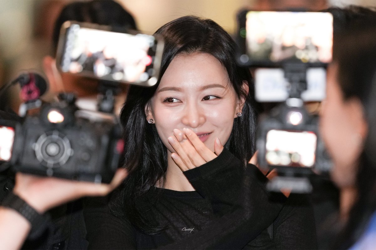 cheesyjiwon's tweet photo. Star ⭐ 
#kimjiwon https://t.co/8f6Ub0lV9i