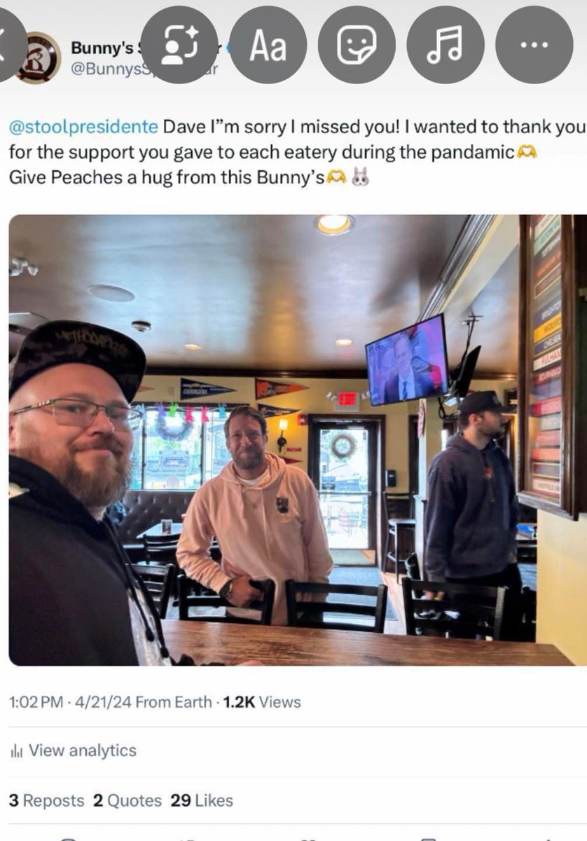 BunnysSportsBar's tweet photo. #TGIF@stoolpresidente #MLB #EPL #JerseyTomatoSalad #Jerseytomatopizza #Onebitefestival Ask about the discount code for the One Bite pizza Festival! Bunny’s is 91 years old! We thank our friends and families for their support! We welcome all our teams! My family serving you and your families for 91 years in South Orange. #Margaritas. #SOPAC steps to the performance. Yes we are open 2~2. This is where we gather with friends and family. Welcome Home! Thin & crispy pizza! Home of the Addictive Garlic Salad! All your sports are here! #sangria #BloodyMary dressed with bacon. Twenty T.V.’s you pick your games! #orderup
#FreeDelivery #indoordining #outdoordining 9737631377 #curbsidepickup We will run it out to your car.#pizzaAndBrew $25.95 #sportsbar #pizza #wings #sangria #hallin #setonhall #piratenation #southorange #maplewoodnj #westorangenj #millburnnj #Livingstonnj #florhamparknj #essexcountynj #smallbusiness #shoplocalsoma Step into a five generation family business where everybody knows your name or drink. This small family business thanks you❤️
