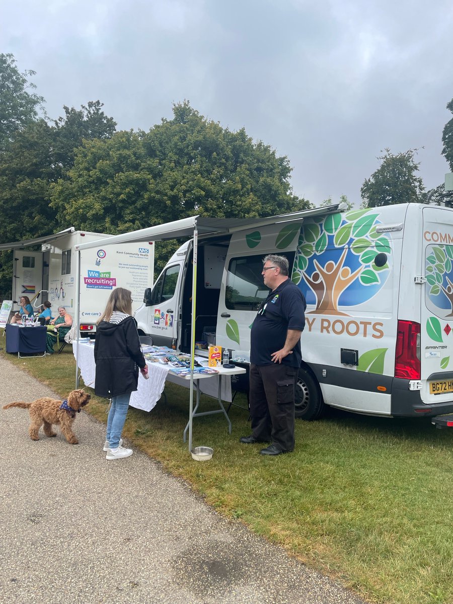 Kearsneyparks's tweet photo. The community and health teams are here with us (Friday 16 August) and all set up until 2pm - they're looking forward to meeting you!
Bring your dog and get their microchip checked too.
#immunisationteam #mentalhealth #checkachip #healthadvice https://t.co/R7XyAPRO8C