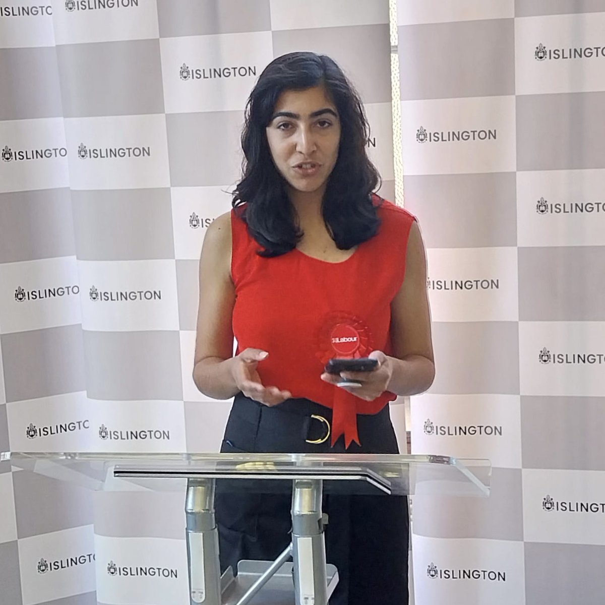 Big congrats to Shreya Nanda, now Councillor Nanda, Hillrise Ward, Islington! 😀🌹
Shreya is going to make a wonderful Councillor for all in the London Borough of Islington.  <a href="/shreyagnanda/">Shreya Nanda</a> <a href="/IslingtonLabour/">Islington Labour 🌹 #OnYourSide</a> <a href="/IslingtonBC/">Islington Council</a> #islington #ShreyaNanda