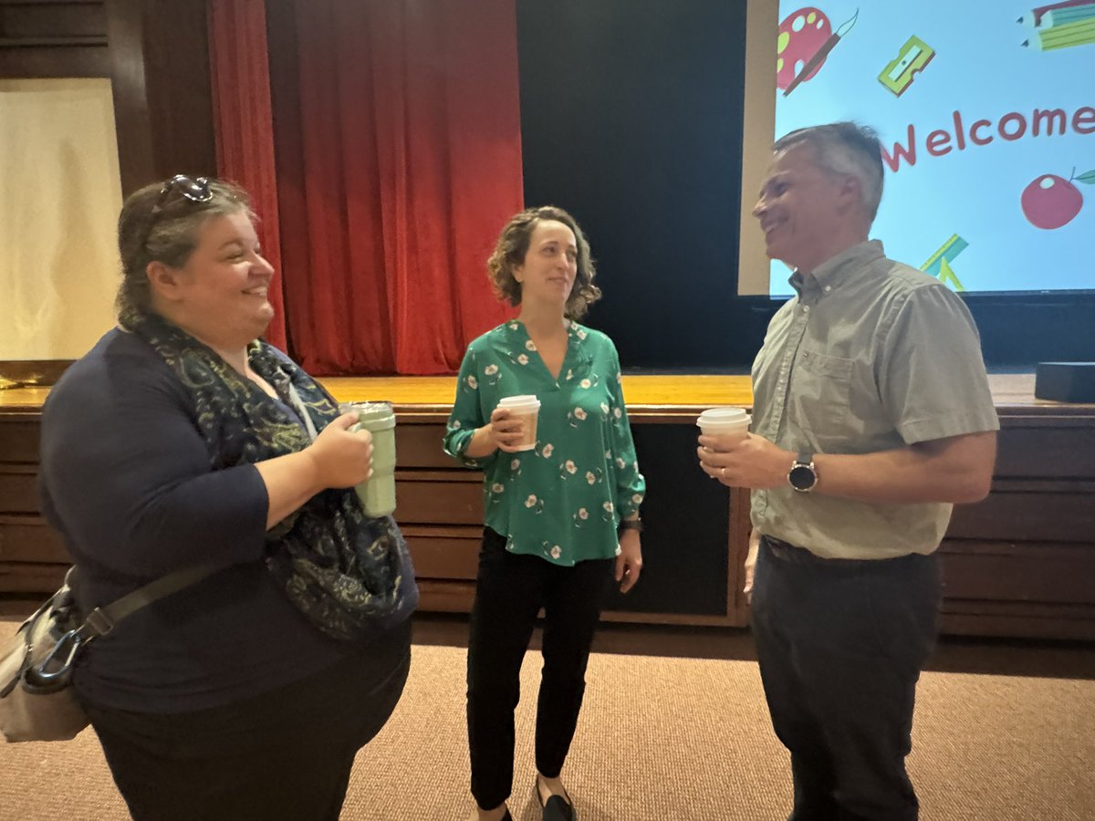 FCASD's tweet photo. Another sign that school is upon us? Today was Fox Chapel Area School District’s annual Kickoff Day, a celebration for our educators, administrators, and school board members.

We are so excited to kick off the 2024-2025 school year! #FCProud 🦊 https://t.co/bTS9ZN0thI