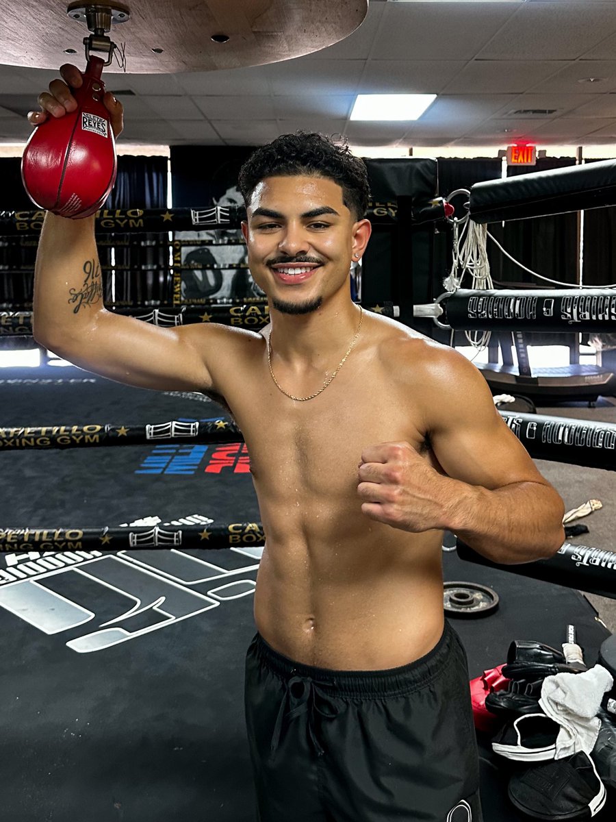 CarlitoMac_'s tweet photo. 😁💪🏽🥊 https://t.co/ejM3b7MqLt