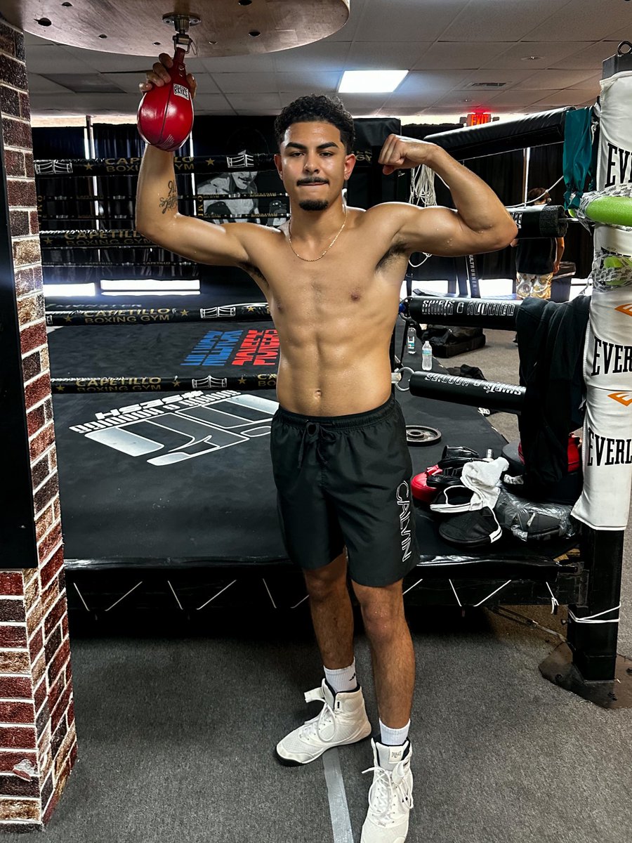 CarlitoMac_'s tweet photo. 😁💪🏽🥊 https://t.co/ejM3b7MqLt