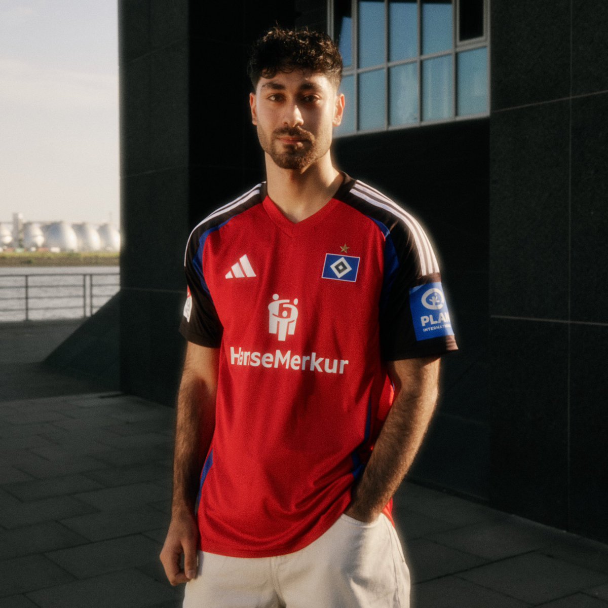 HSVeSports's tweet photo. Ganz einfach Hamburg, Digga! ❤️

#nurderHSV #HSVeSports #eRothosen #11teamsports #11tsfamily https://t.co/wXEDVAWqDn