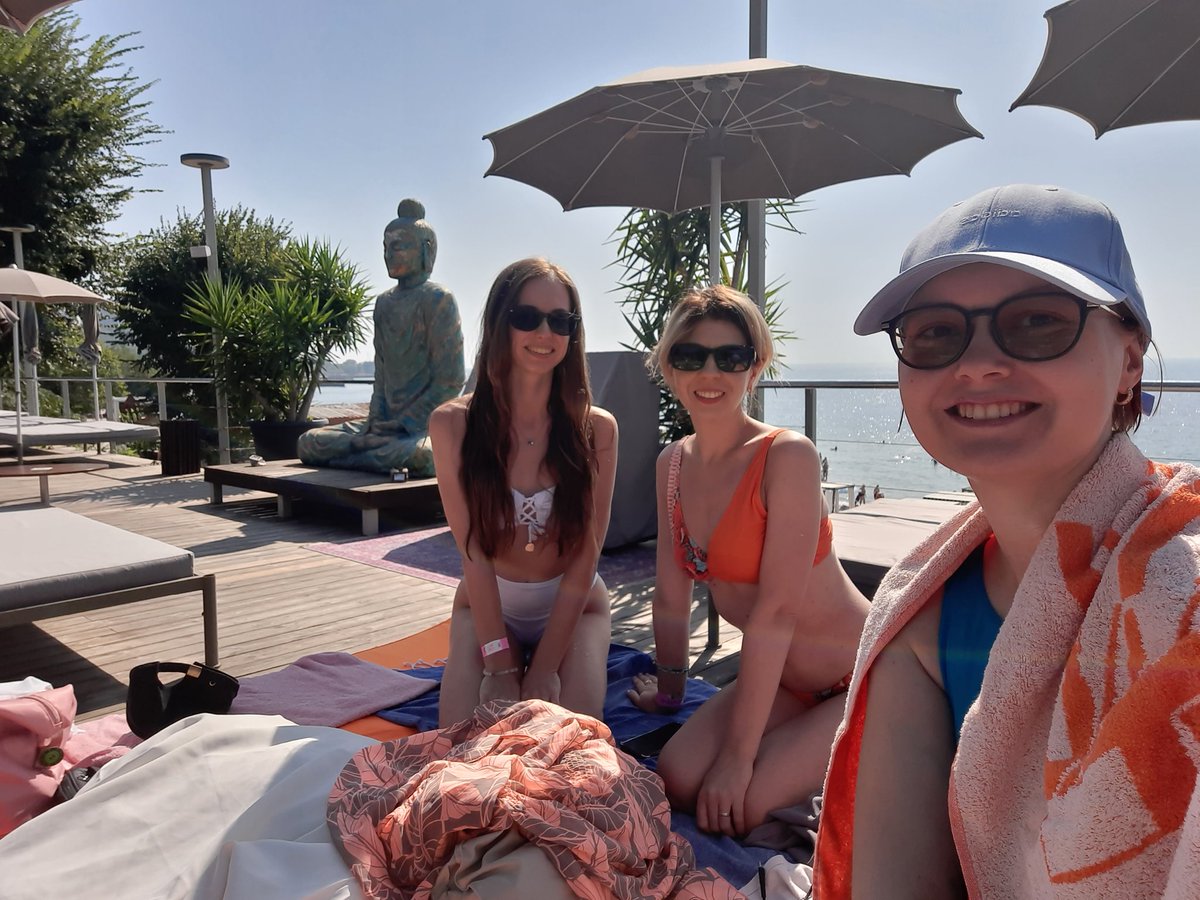 Lana_Miro's tweet photo. Crocoblock girls chillout 🤗☺️🥰

@Nikki_Panska @VictoriaCroco https://t.co/oPzPiPXWGm