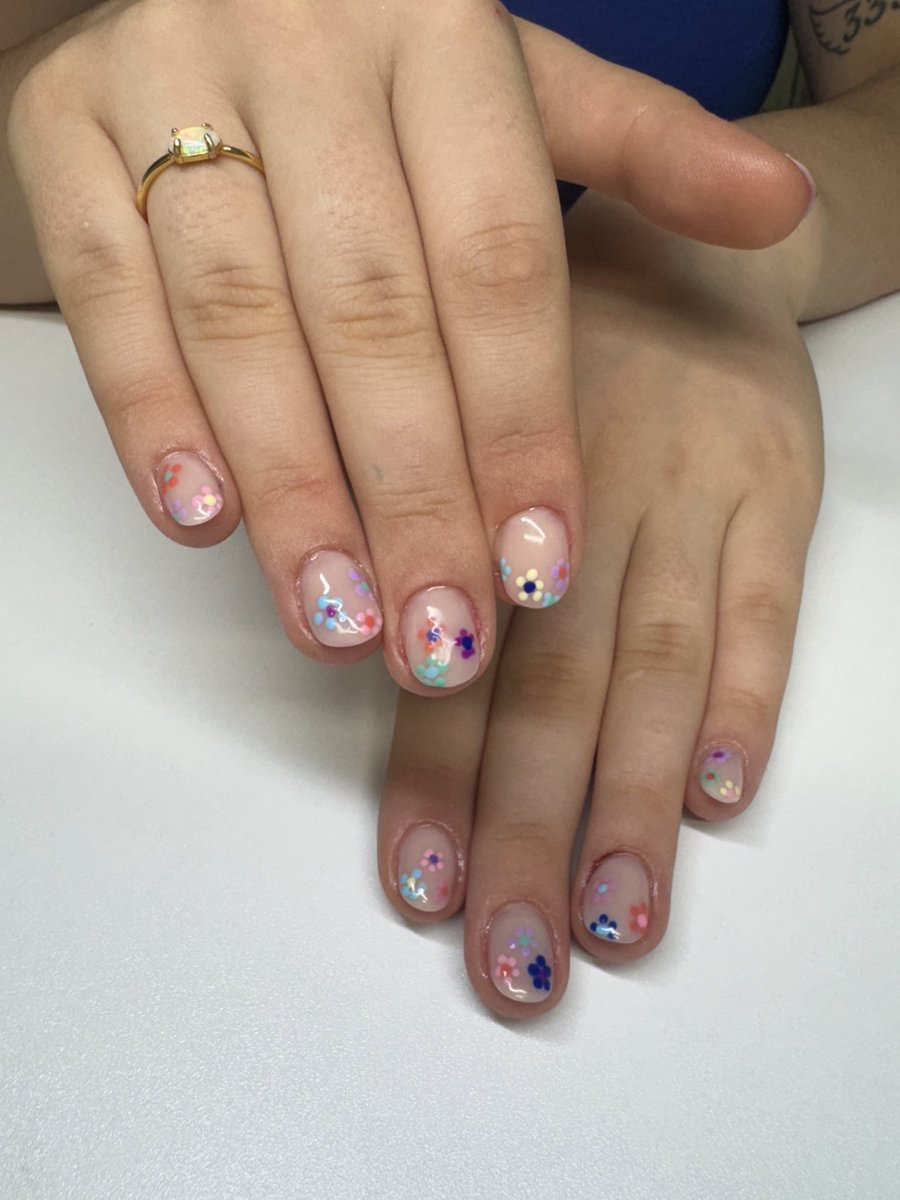 XandreaRamirez's tweet photo. I am a homebased/travel nail tech in the Poughkeepsie, NY area. If you are looking to treat yourself before you go back to school, book your appointment. I will be offering 15% off for students✨ 

Thank you in advance, link in bio🤍 https://t.co/pEGFaaFZjU