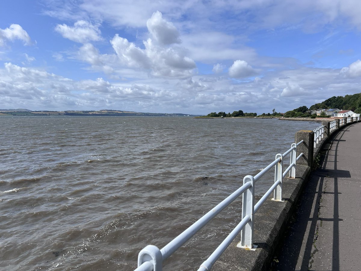 Business and social meetings in Limekilns this morning. Seemed a shame not to take advantage of weather, scenery and the chance to meet my 10k steps target. Almost everyone I passed said hello 😁 #FriendlyFife