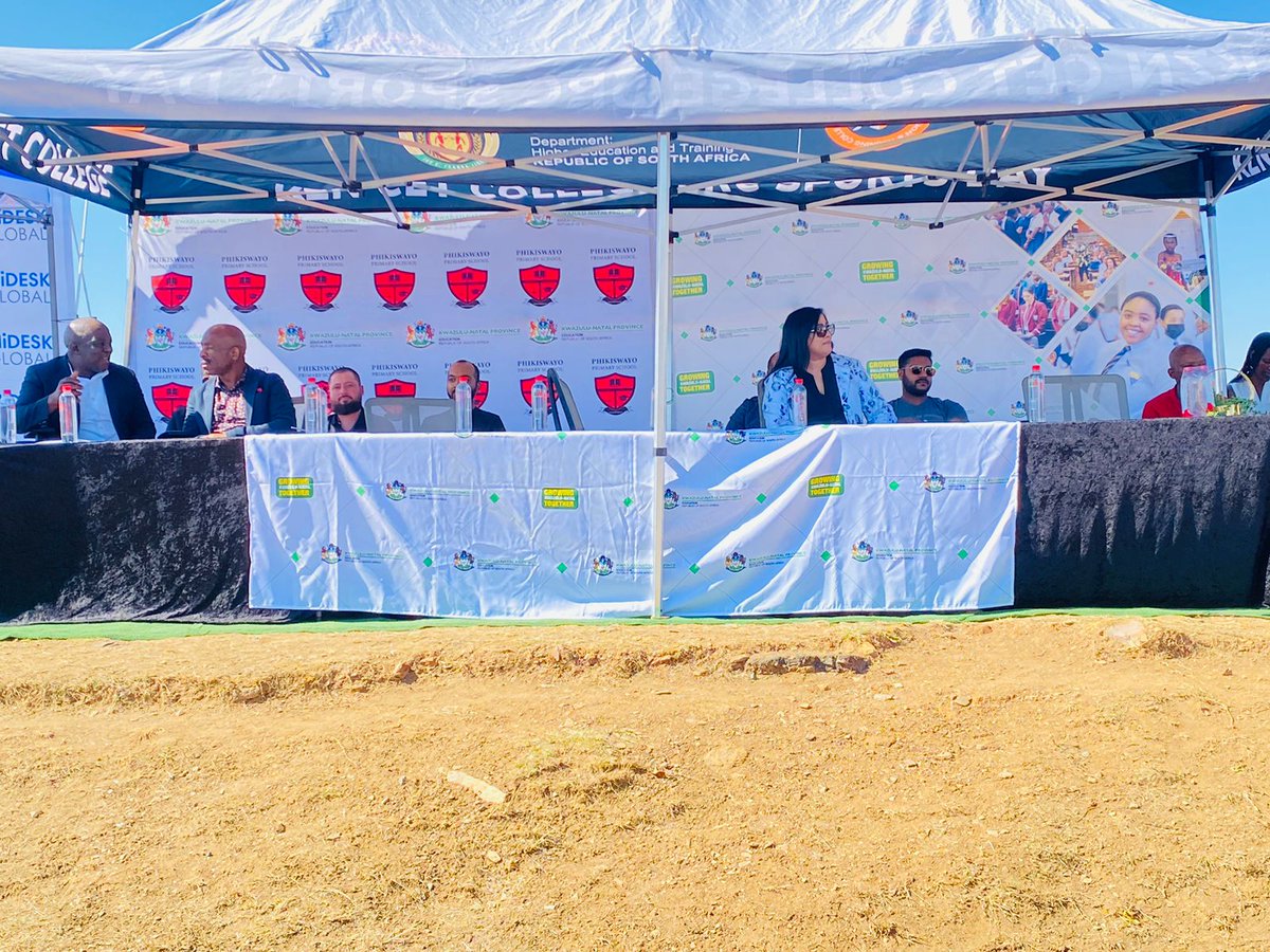 DBE_KZN's tweet photo. MiDesk Global and Games Global, a group of sponsors, kindly donated 294 portable desks to learners of Phikiswayo Primary School.

The MiDesk backpack transforms into an adjustable desk and chair and comes with a portable, rechargeable solar lamp.

This initiative aims to https://t.co/p7L1itqjif