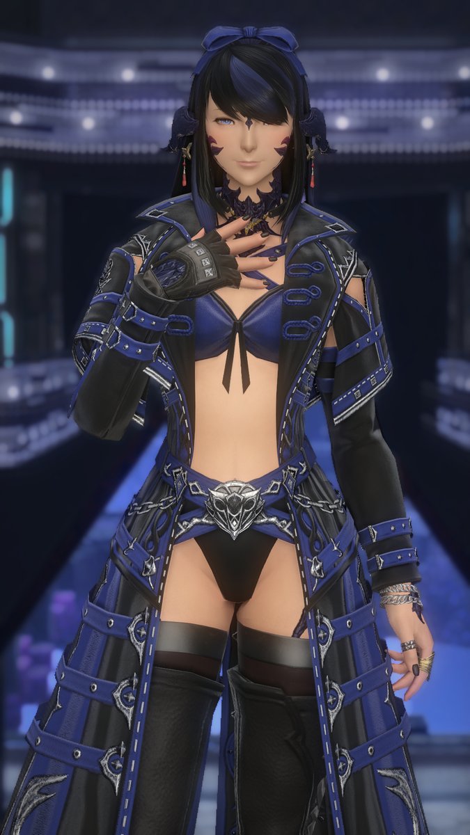 Raid healer top + 2b thighs is peak, I'm obsessed!