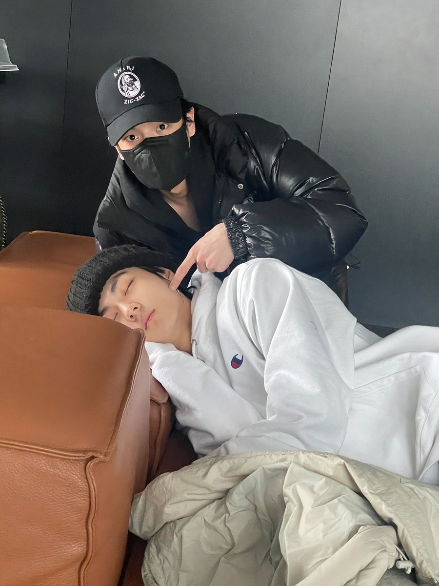 dobooboy's tweet photo. 드르렁냐🐈💤 https://t.co/L2z9WXlKux