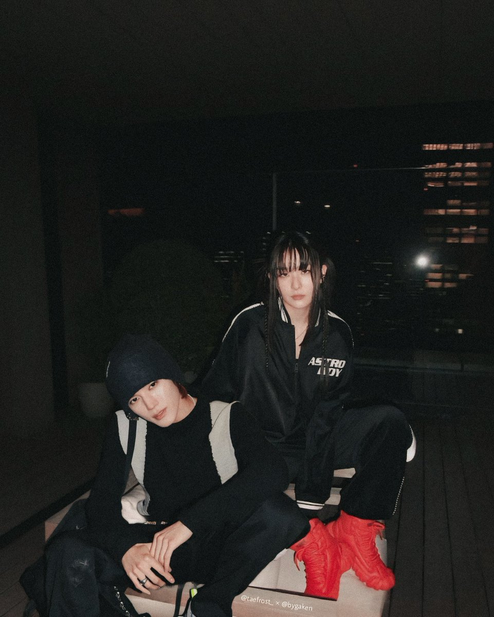 taefrost_'s tweet photo. say whaaaaat

#레드벨벳 #엔시티 #승룡 #이태용 #강슬기 #seulyong #seulgi #taeyong #hi_sseulgi #taeoxo_nct #nctvelvet #nct #redvelvet 

https://t.co/la1Z7pLD7T https://t.co/KT4KN75YLI