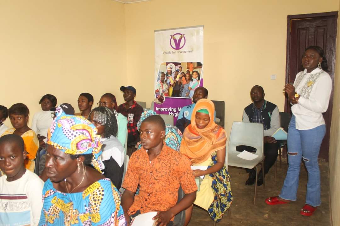 _V4Dev_'s tweet photo. Sensitizing on inclusive sexual health and positive masculinity. 
City of Bazou in the West Region of Cameroon.

#v4dev https://t.co/pIs2EiI84O