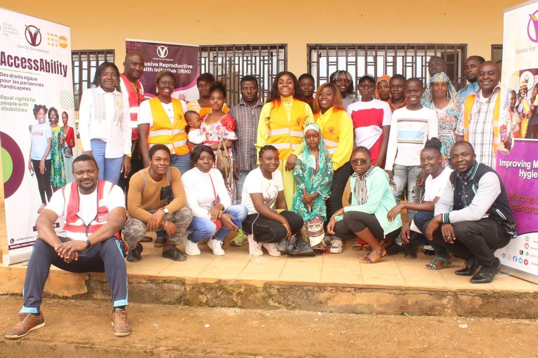 _V4Dev_'s tweet photo. Sensitizing on inclusive sexual health and positive masculinity. 
City of Bazou in the West Region of Cameroon.

#v4dev https://t.co/pIs2EiI84O